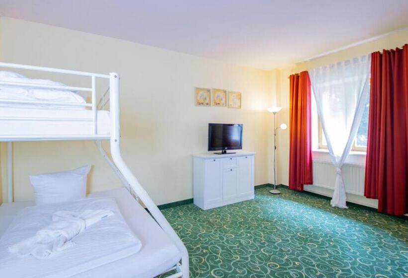 חדר סטנדרט לארבעה, Erzgebirgshotel Freiberger Höhe