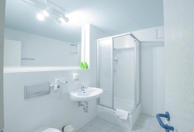 חדר סטנדרט לארבעה, Erzgebirgshotel Freiberger Höhe