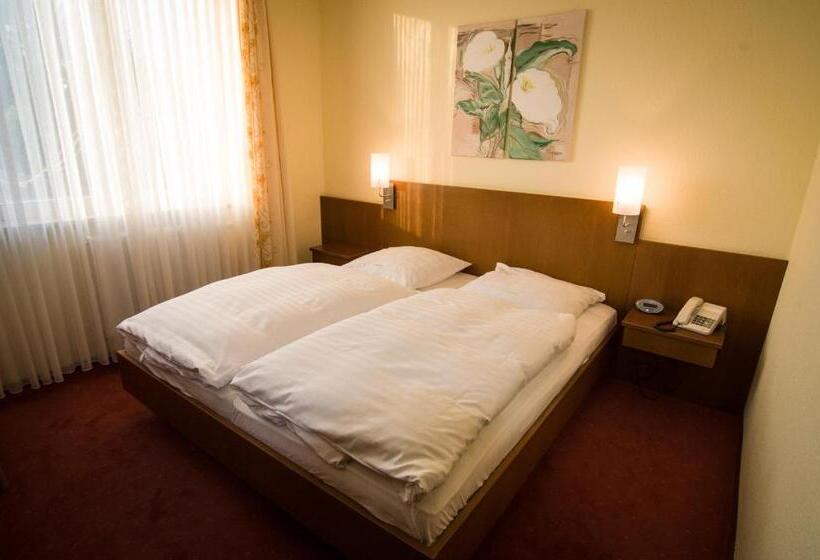 スタンダードルーム, Hellers Krug