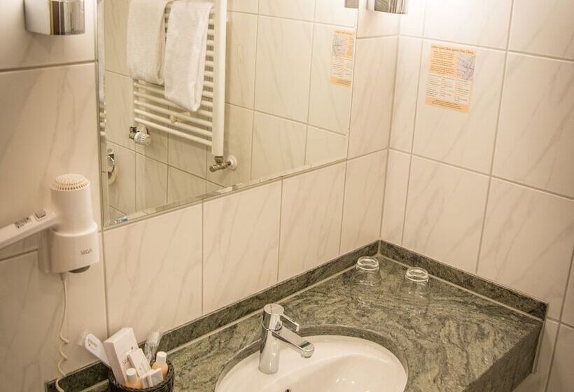 スタンダードルーム, Hellers Krug