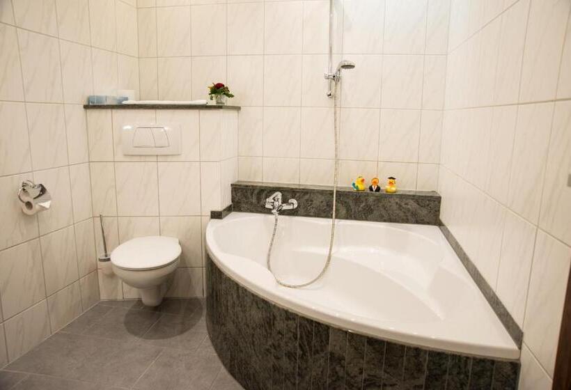 コンフォートルーム, Hellers Krug