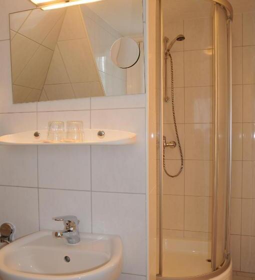 Standard-huone, Hubertus