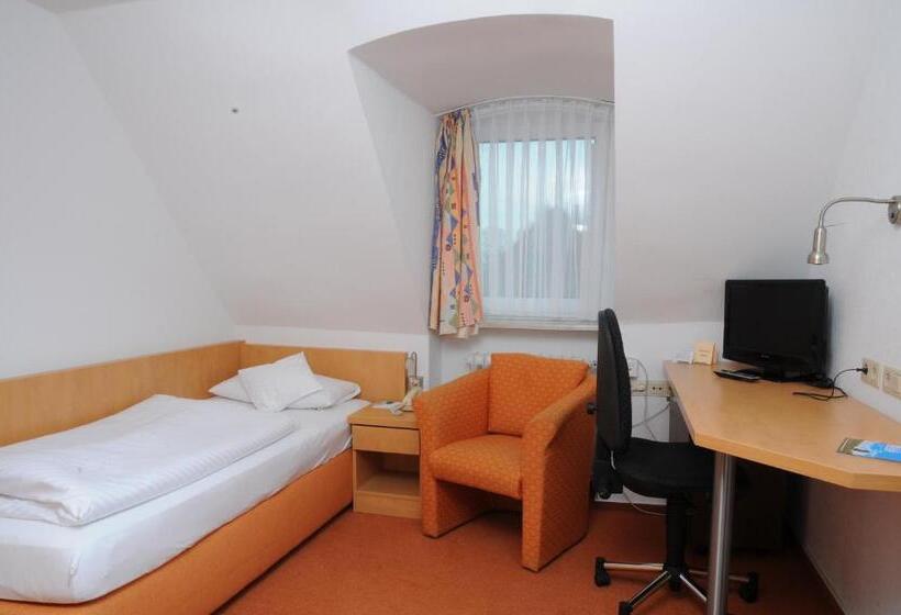 Standard Yhden Hengen Huone, Hubertus