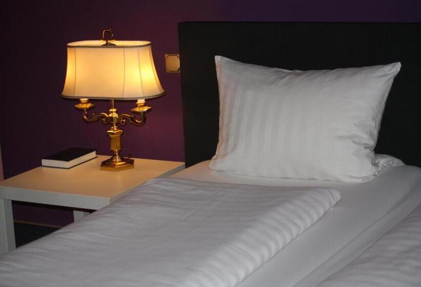 דירת חדר עם טרסה, Malepartus