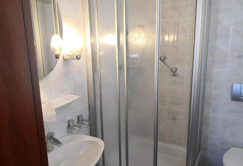 四人标准间, Pension Am Heusteig