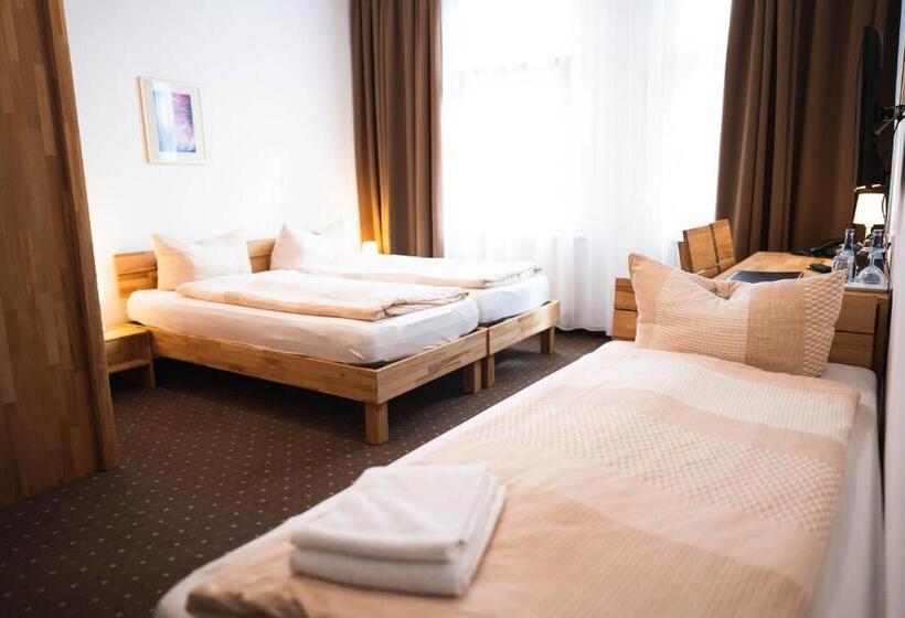 标准三人间, Pension Am Heusteig