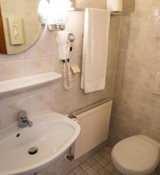 基本间, Pension Am Heusteig