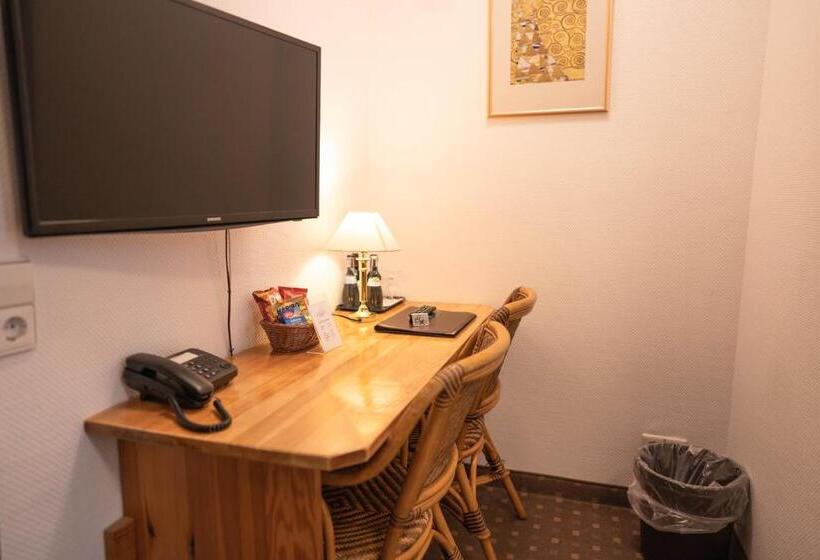 基本间, Pension Am Heusteig