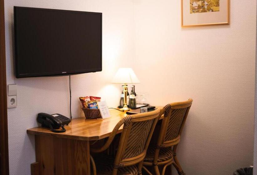 基本间, Pension Am Heusteig