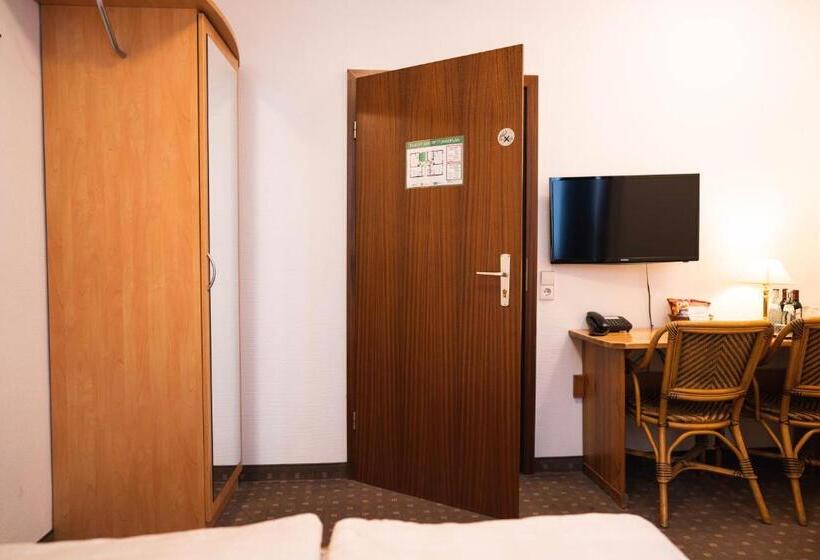 基本间, Pension Am Heusteig