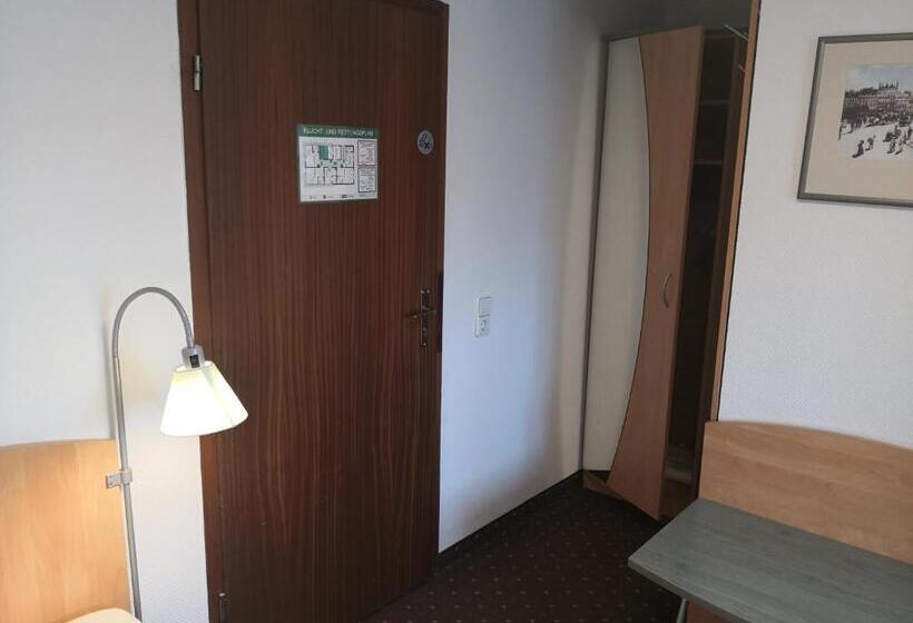 标准单人间, Pension Am Heusteig