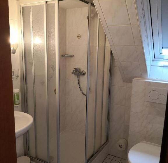 标准间, Pension Am Heusteig