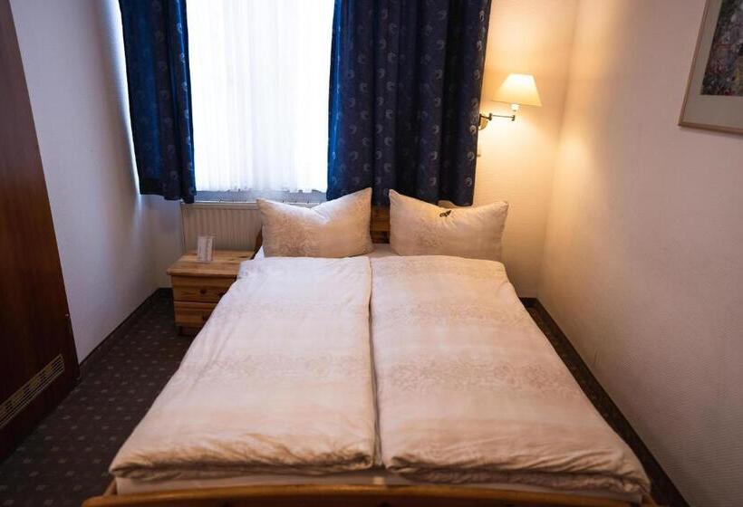 基本间, Pension Am Heusteig