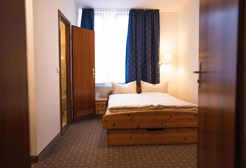 基本间, Pension Am Heusteig