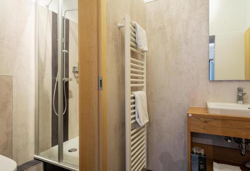 חדר סטנדרט יחיד, Posthorn