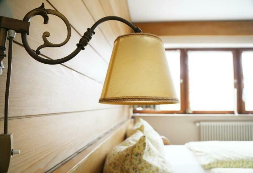 标准间, Restaurant Adler Stube