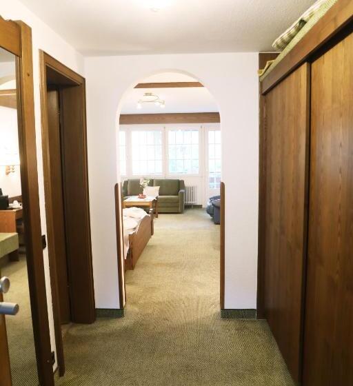 小型套房带阳台, Restaurant Adler Stube