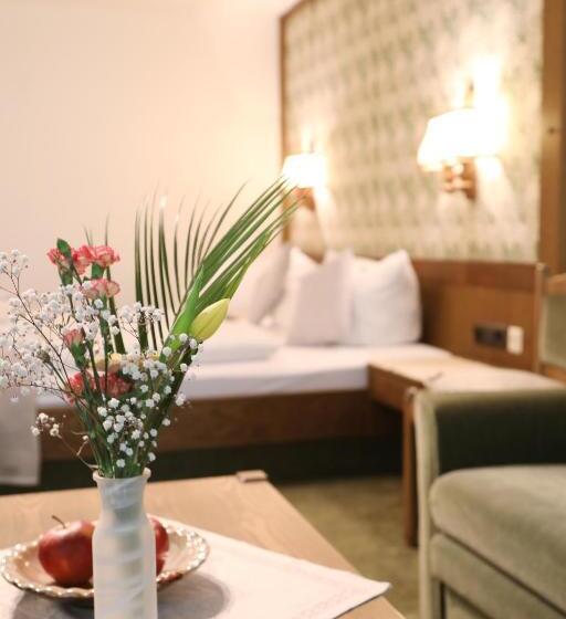 小型套房带阳台, Restaurant Adler Stube