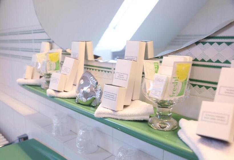 山景套房, Restaurant Adler Stube