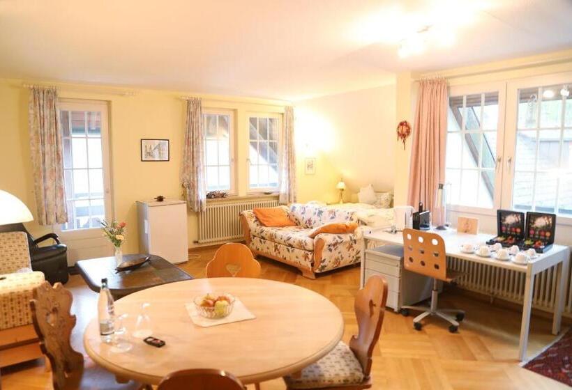 山景套房, Restaurant Adler Stube