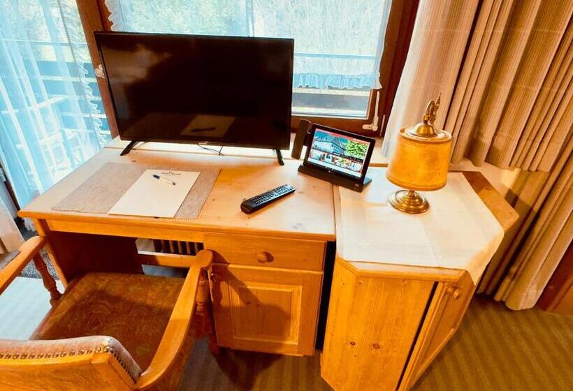 带阳台的豪华间, Restaurant Adler Stube