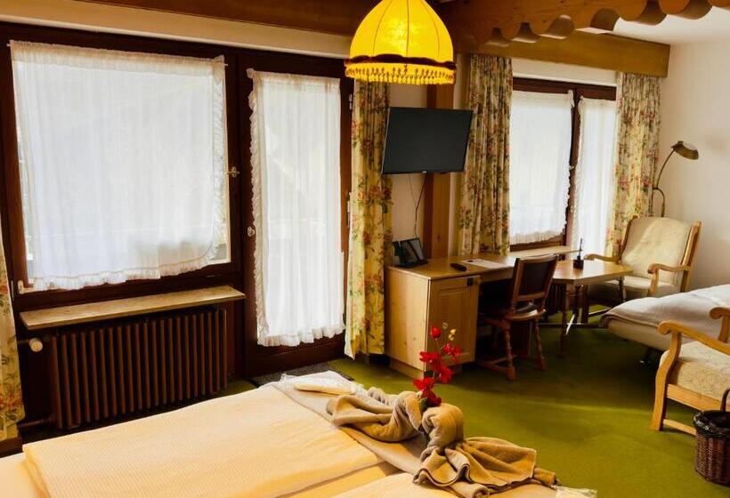 带阳台的豪华间, Restaurant Adler Stube