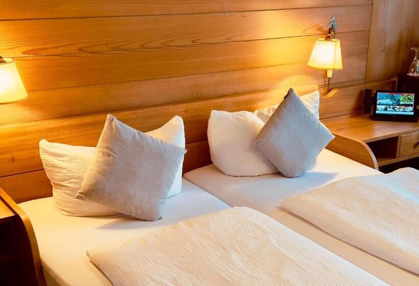 标准间带阳台, Restaurant Adler Stube