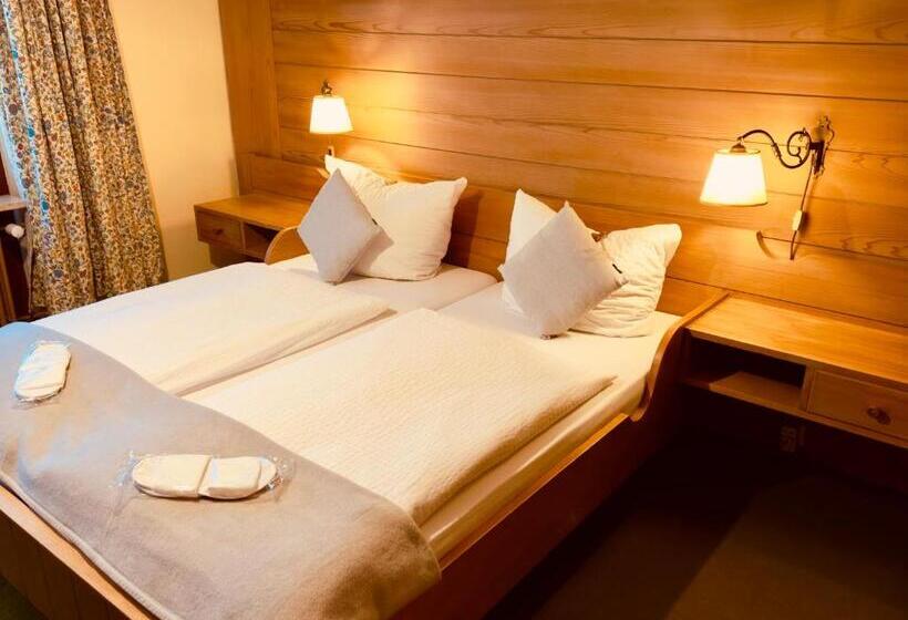 标准间带阳台, Restaurant Adler Stube