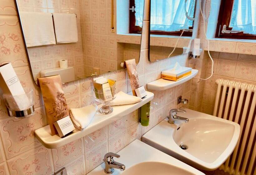 标准间带阳台, Restaurant Adler Stube