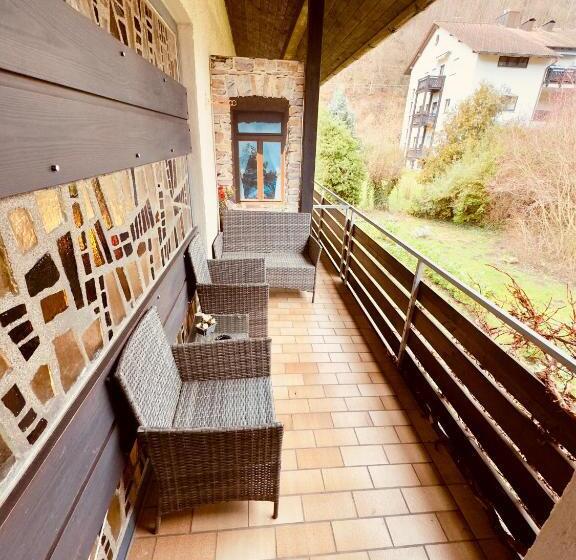 标准间带阳台, Restaurant Adler Stube