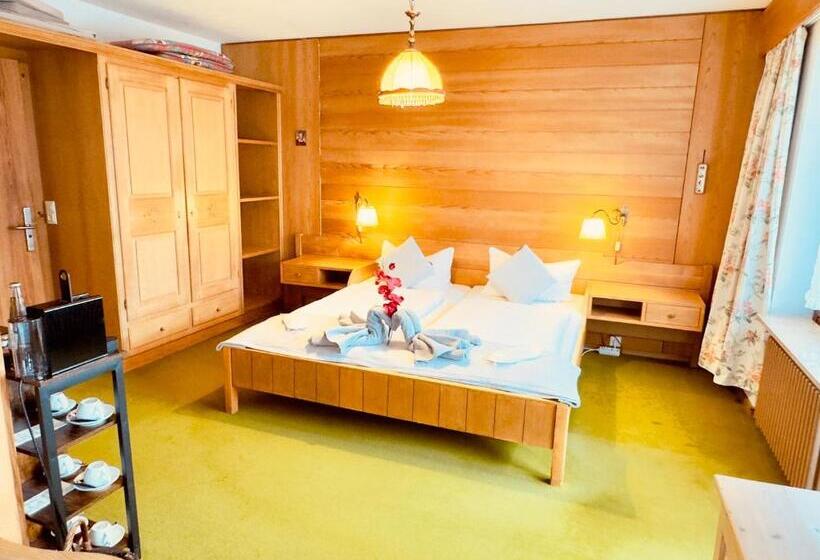 带阳台的豪华间, Restaurant Adler Stube