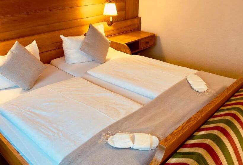 标准间带阳台, Restaurant Adler Stube