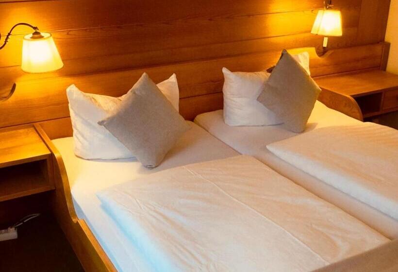 标准间带阳台, Restaurant Adler Stube