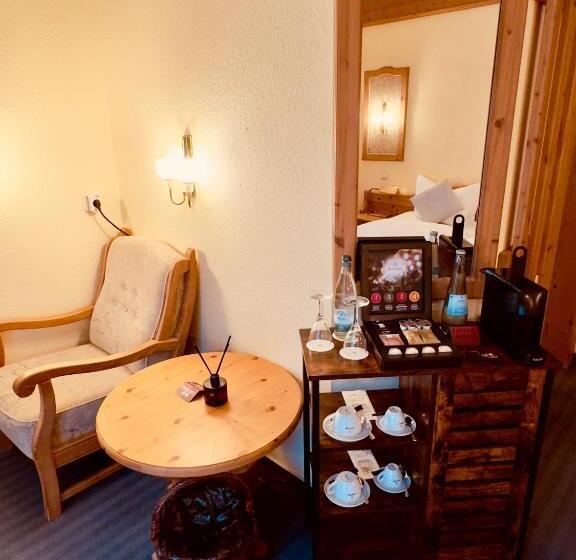 标准间带阳台, Restaurant Adler Stube