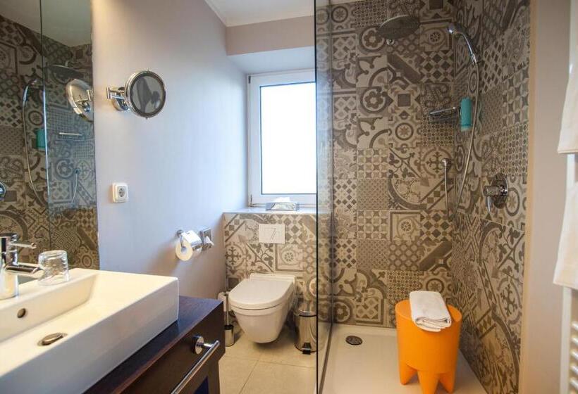 سوییت جونیور, Retro Design