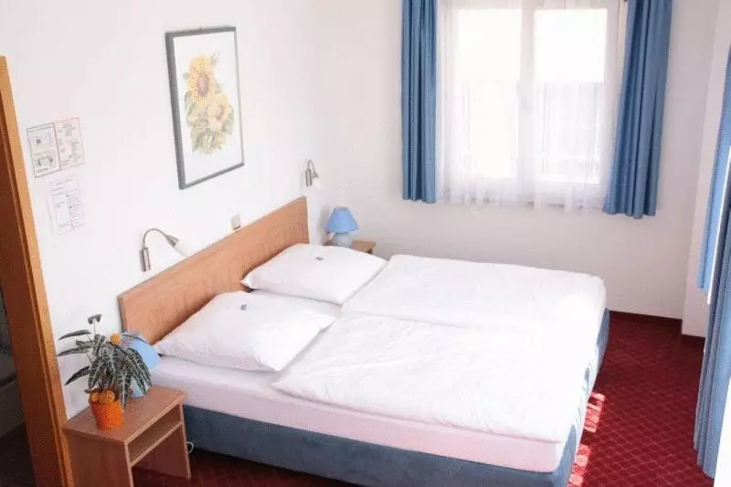 Standard-huone, Schillerplatz