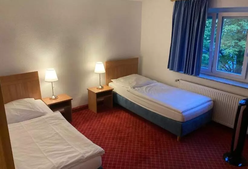 Standard-huone, Schillerplatz