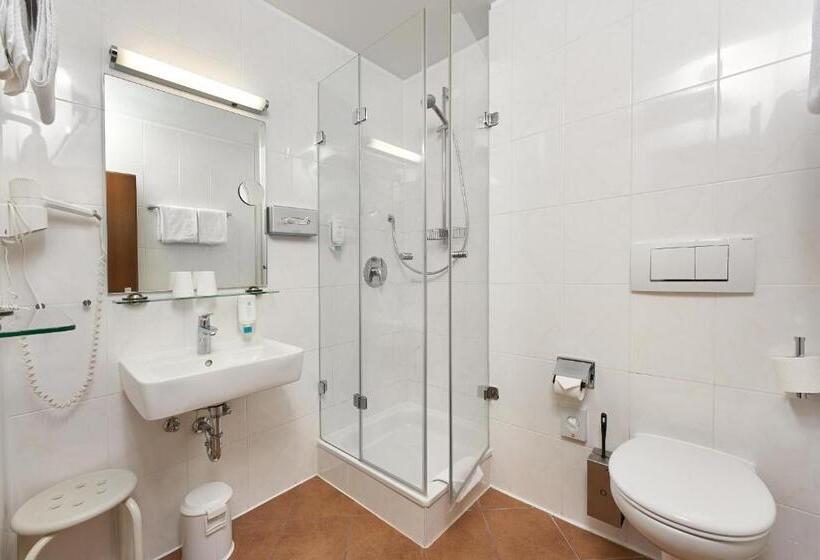 Quarto standard, Touristik