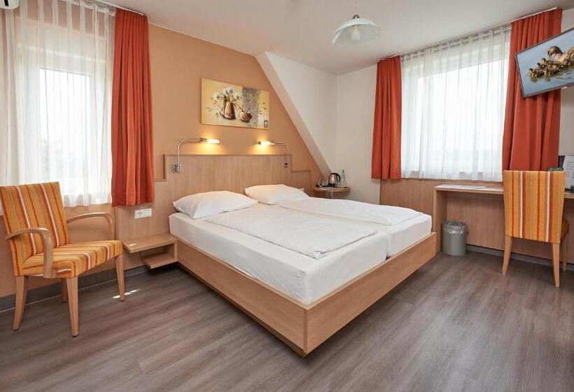 Quarto standard, Touristik