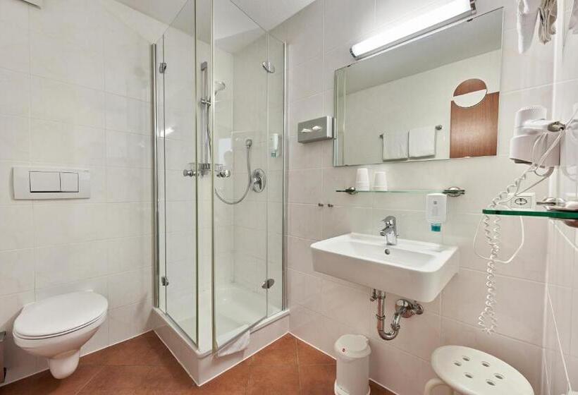 Quarto standard, Touristik