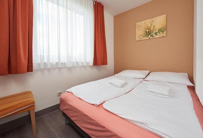 Quarto Familiar, Touristik