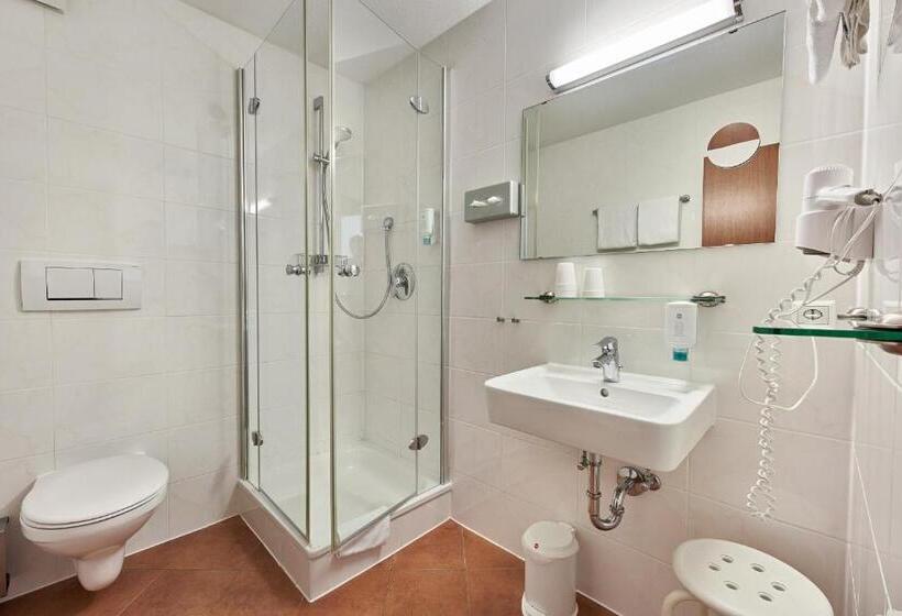 Quarto Familiar, Touristik