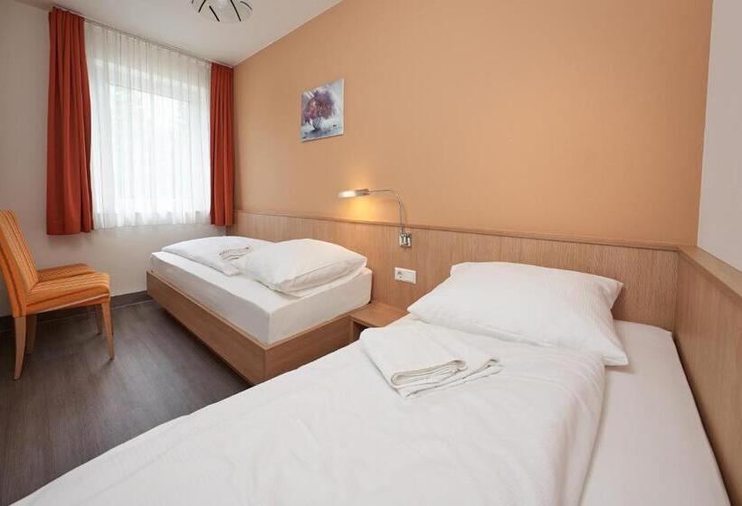 Quarto Quádruplo Standard, Touristik