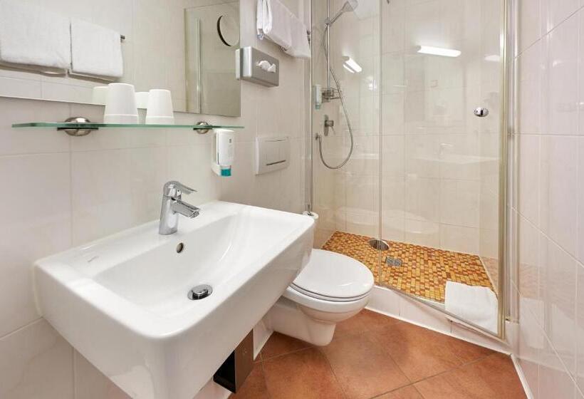 Quarto standart individual, Touristik