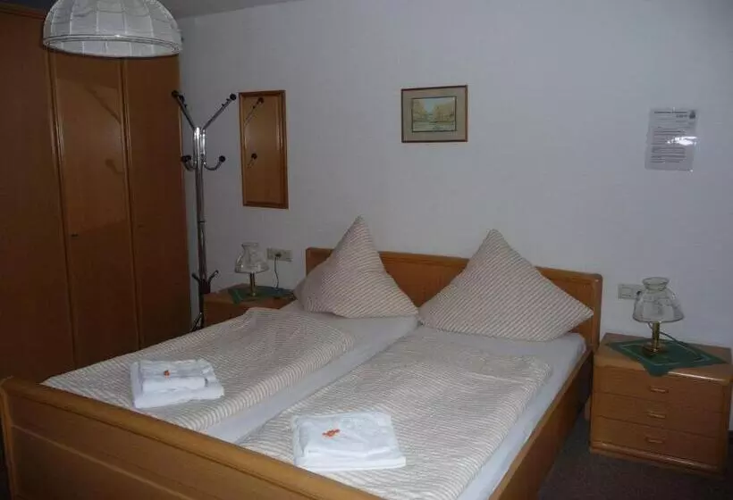 スタンダードルーム, Wengerterstube & Gästezimmer Kern