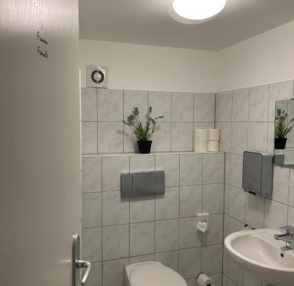 기본 룸 공용 욕실, Residenz