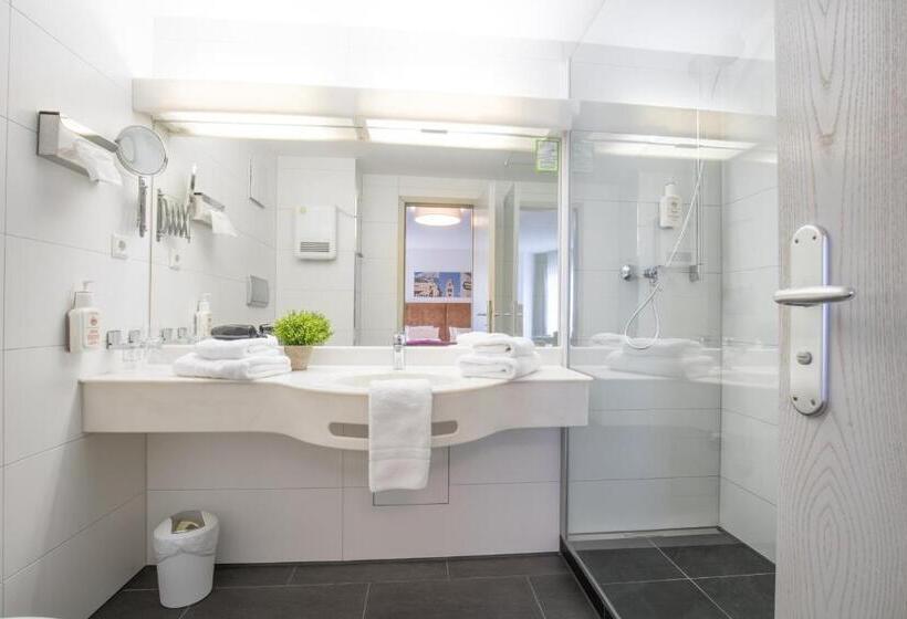 스탠다드 트리플 룸, Residenz