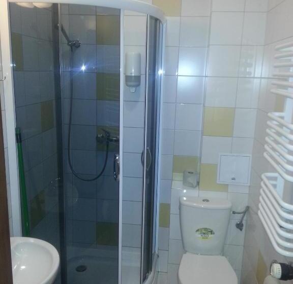 اتاق استاندارد چهار تخته, Arsenał Kwatery