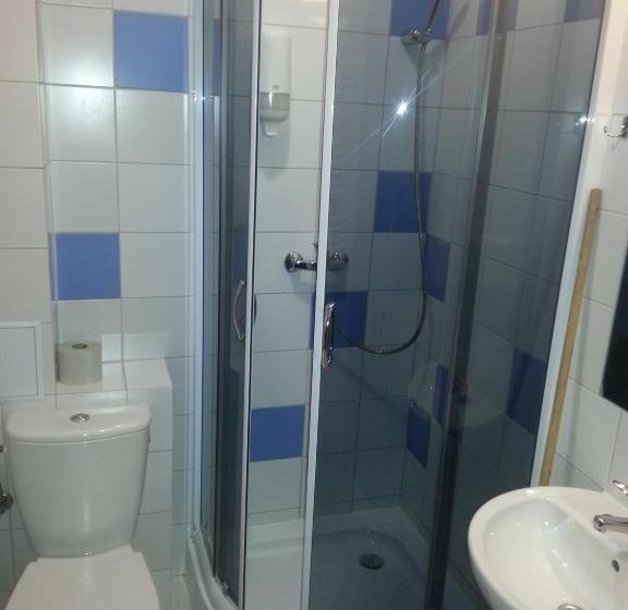 اتاق استاندارد چهار تخته, Arsenał Kwatery