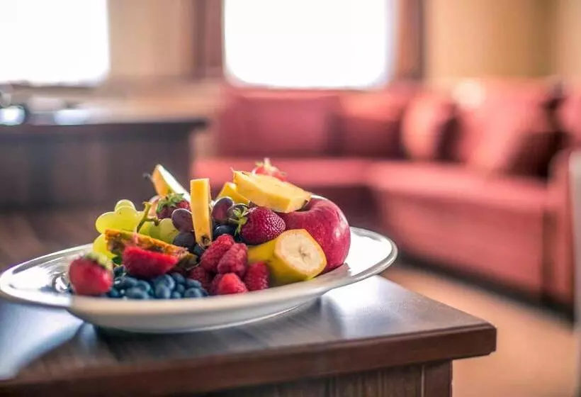 اتاق پنت هاوس, Bassiana Hotel Es Etterem